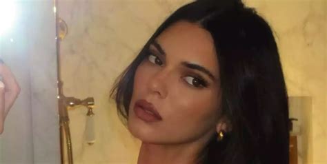 kendall jenner leaked|Kendall Jenner Poses Totally Topless in New Glamorous Selfies